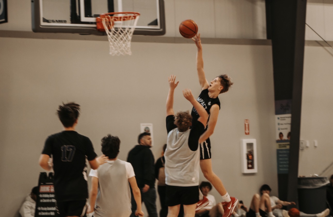 Basketball action image